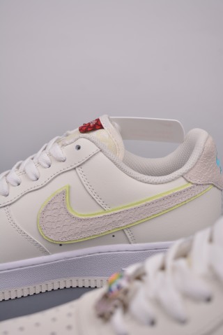 Nike Air Force 1 Low 'White' view 8