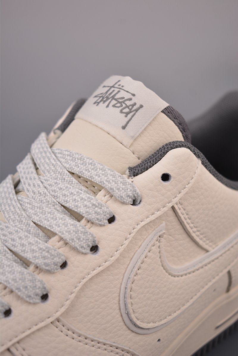 Nike Air Force 1 Low 'Stüssy' view