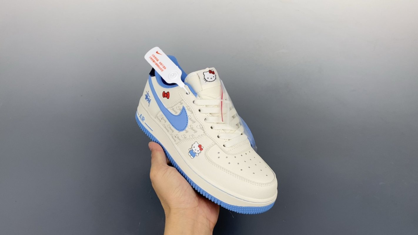 Nike Air Force 1 Low 'Hello Kitty' view