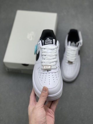 Nike Air Force 1 Low 'Gold' view 2