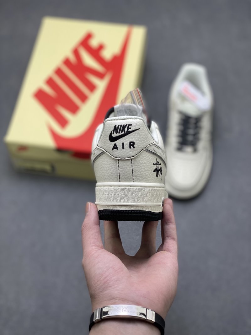 Nike Air Force 1 Low 'Gold' view