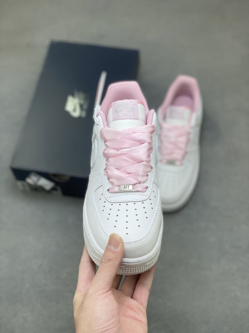 Nike Air Force 1 Low 'Gold' view