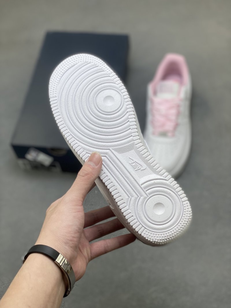 Nike Air Force 1 Low 'Gold' view
