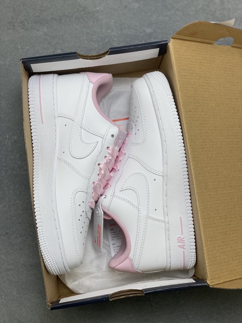 Nike Air Force 1 Low 'Gold' view