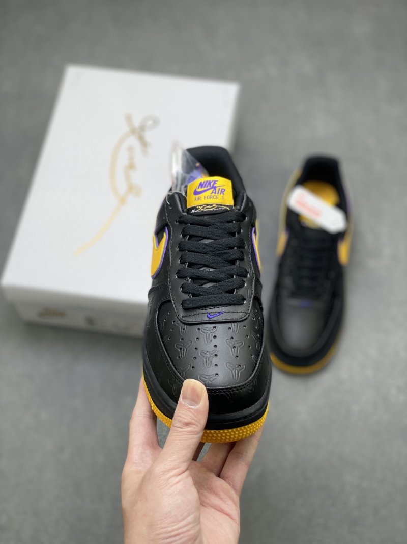 Nike Air Force 1 Low 'Gold' view