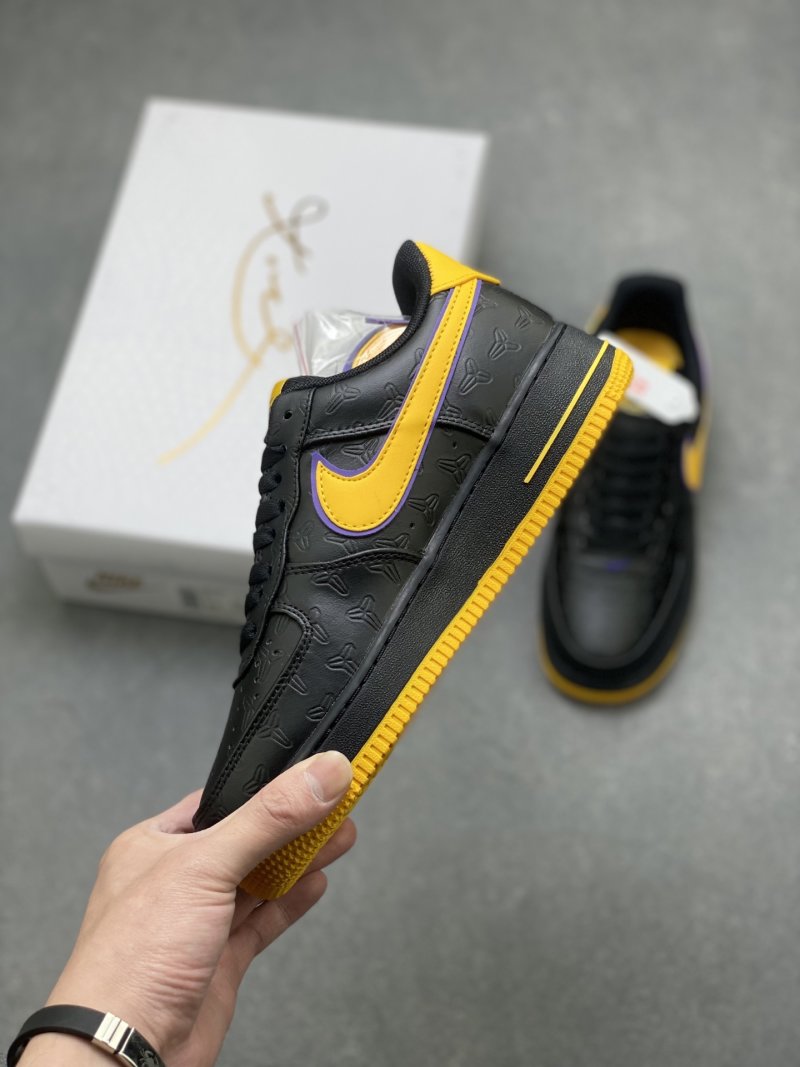 Nike Air Force 1 Low 'Gold' view