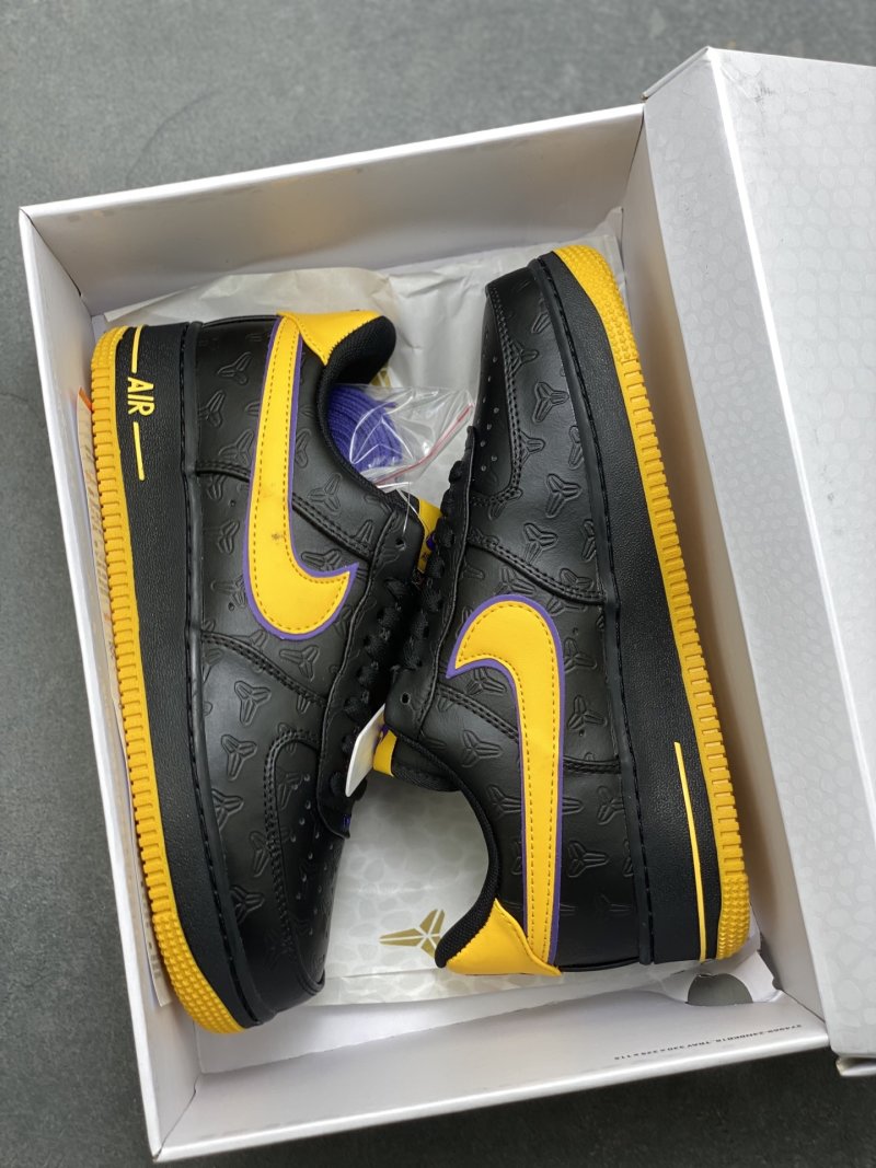 Nike Air Force 1 Low 'Gold' view