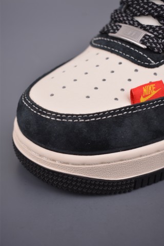 Nike Air Force 1 Low view 6