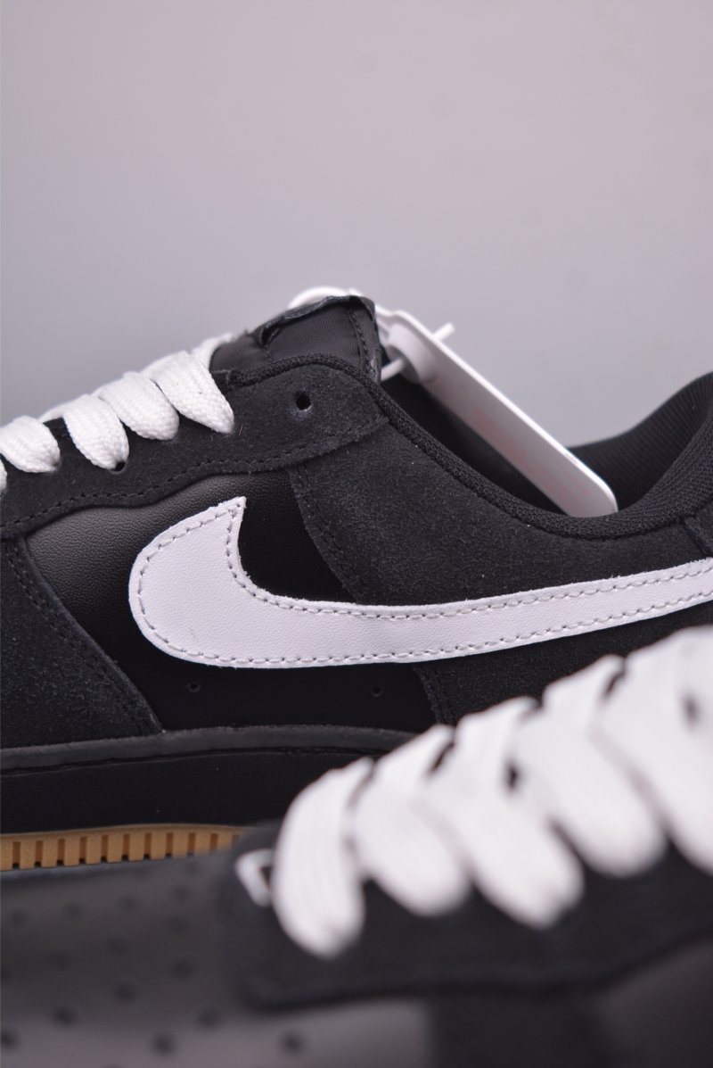 Nike Air Force 1 Low 'Black / White' view