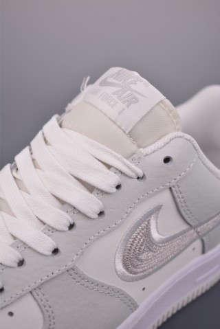 Nike Air Force 1 Low view 7
