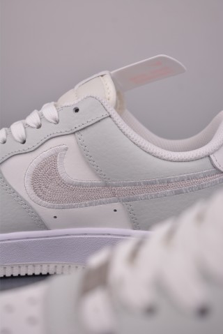 Nike Air Force 1 Low view 8