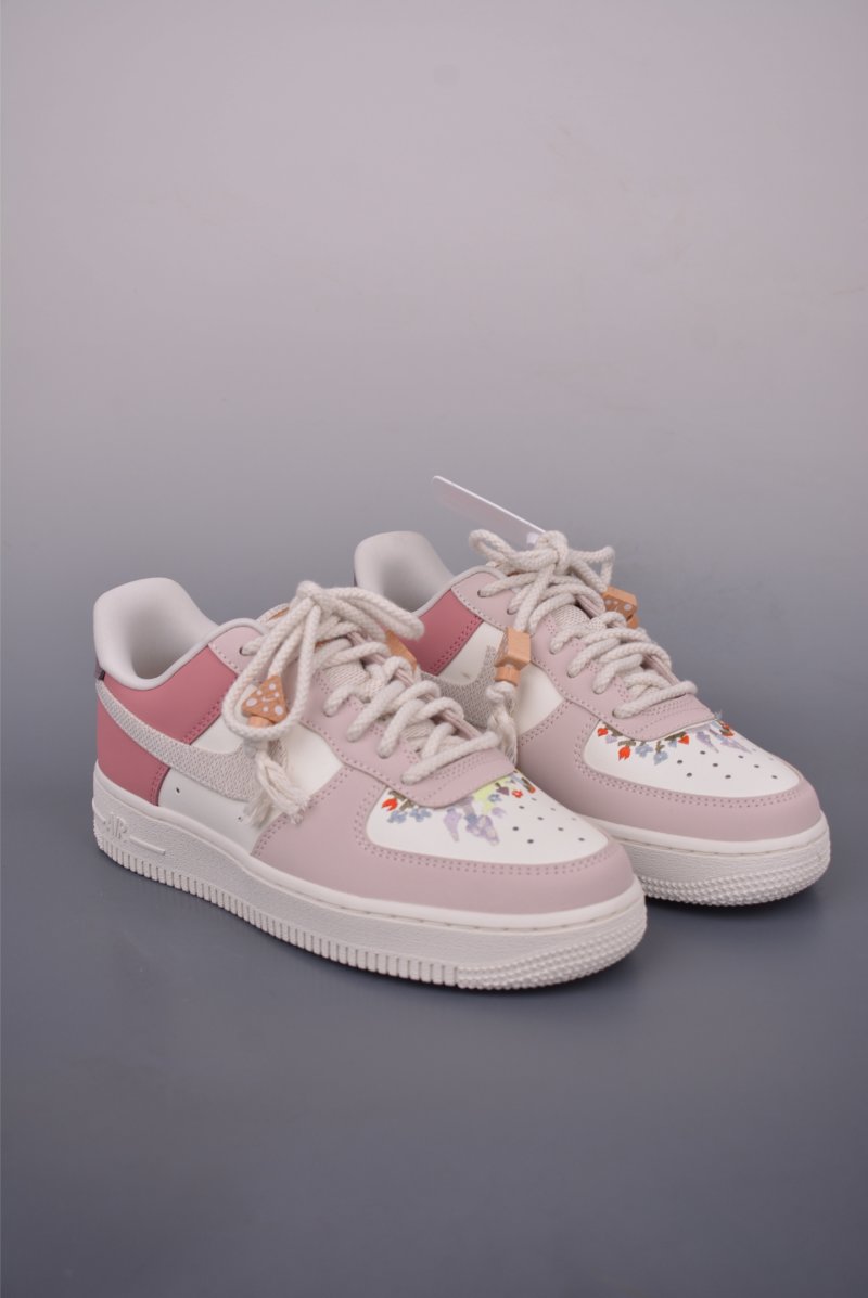 Nike Air Force 1 Low 'Pink / White'