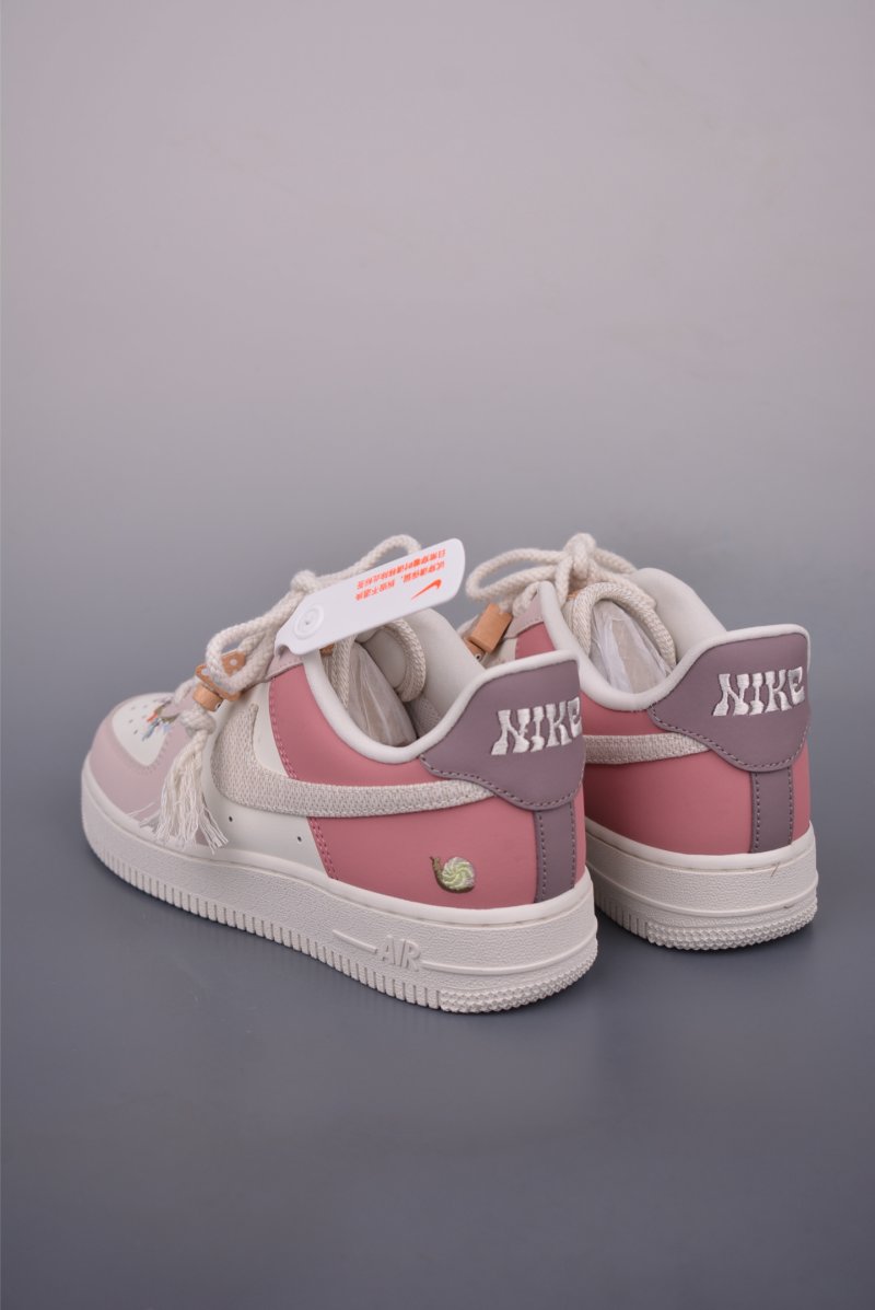 Nike Air Force 1 Low 'Pink / White' view