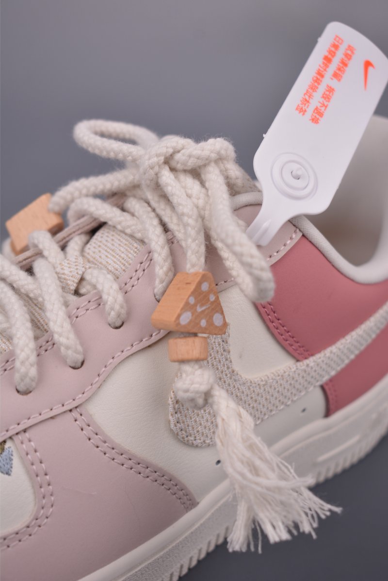 Nike Air Force 1 Low 'Pink / White' view