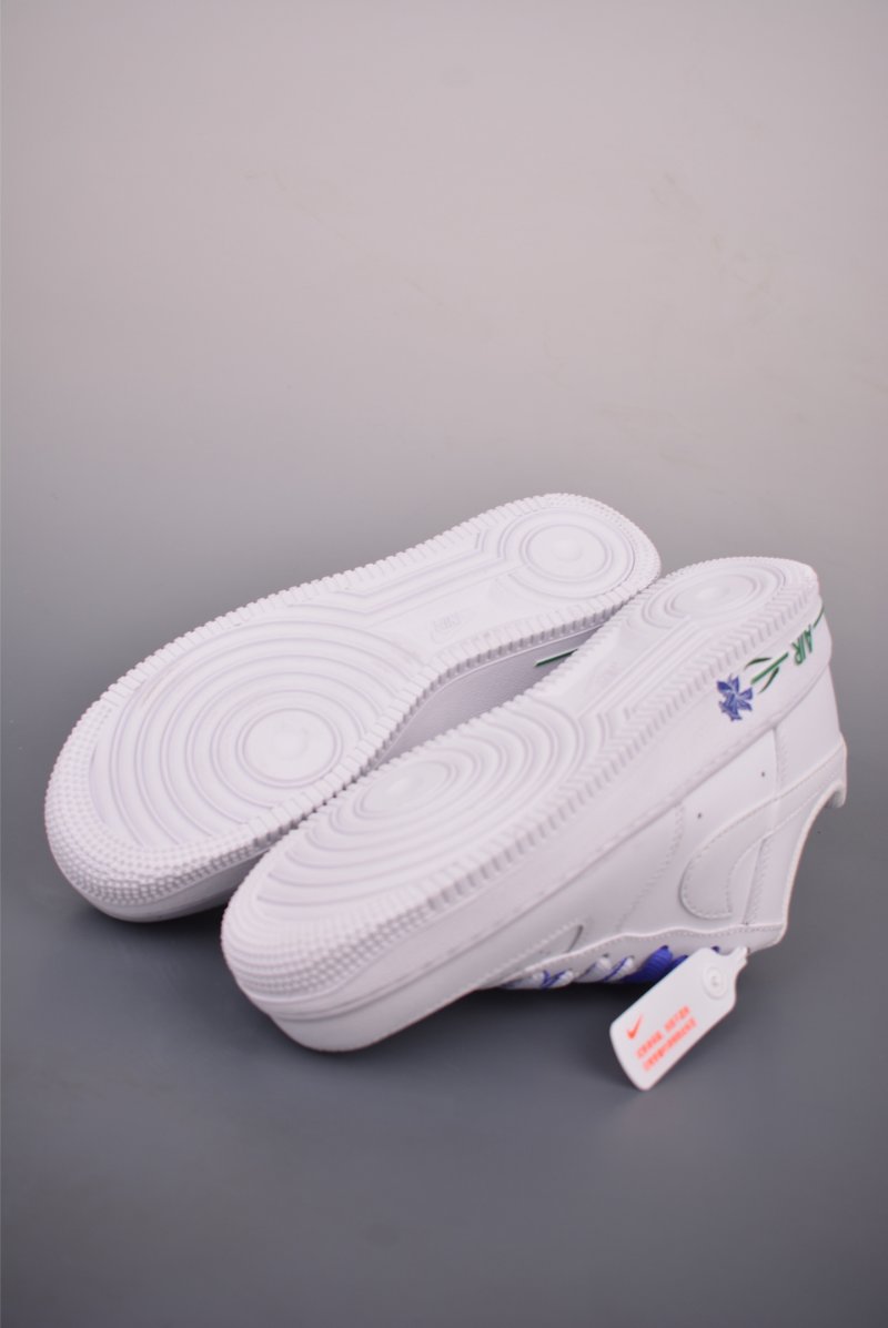 Nike Air Force 1 Low 'White / Blue' view