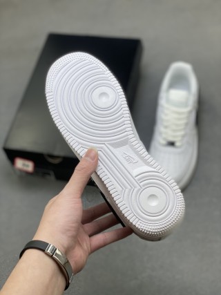 Nike Air Force 1 Low view 6