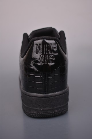 Nike Air Force 1 Low view 4