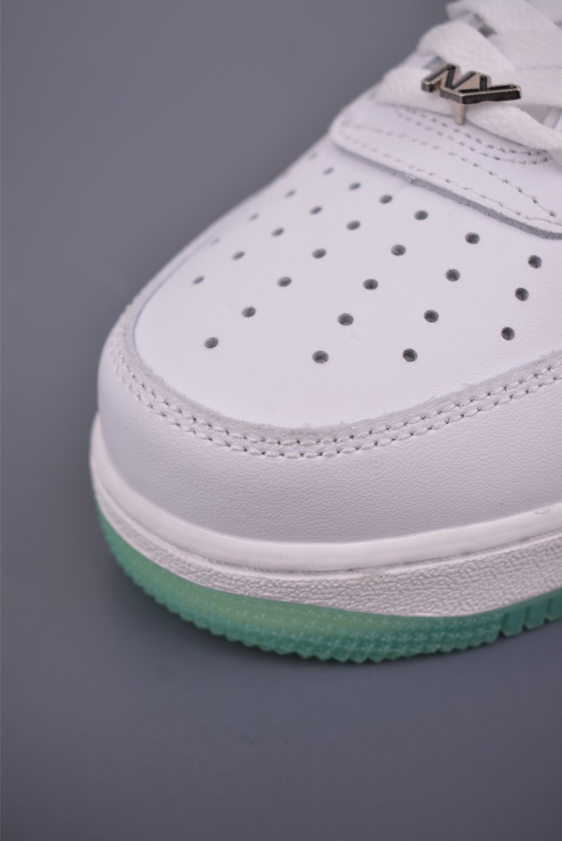 Nike Air Force 1 Low view