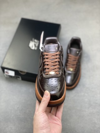 Nike Air Force 1 Low 'Gold' view 2