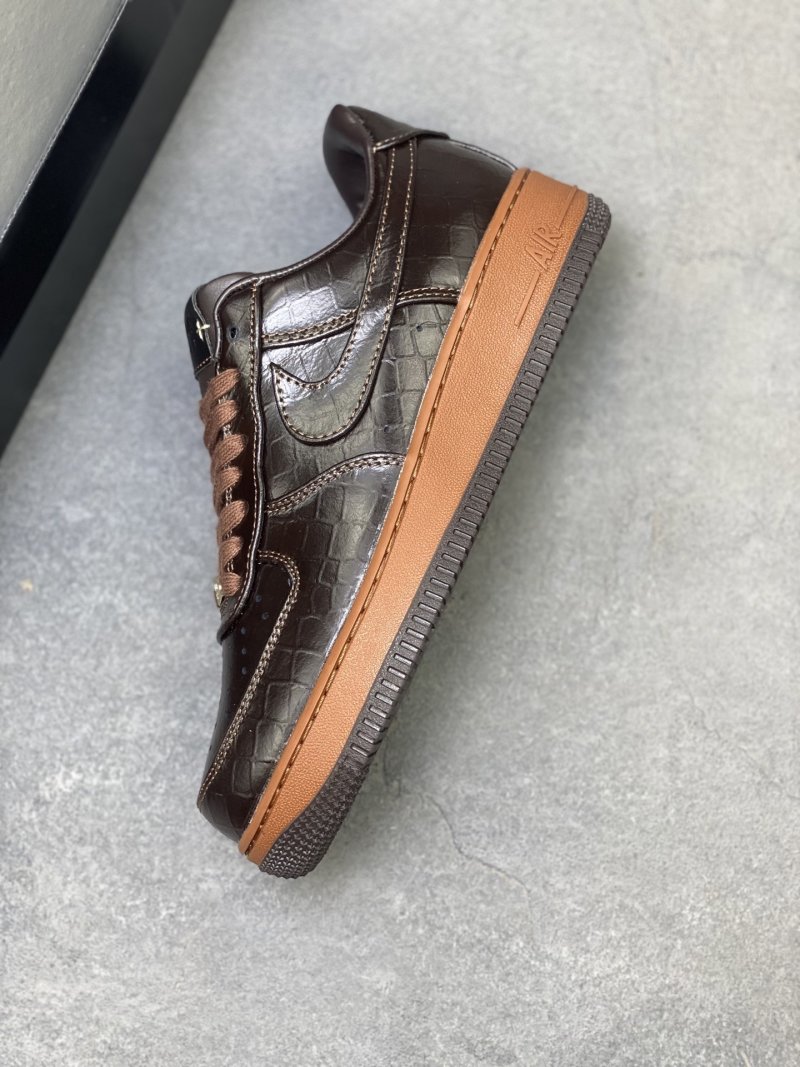 Nike Air Force 1 Low 'Gold' view