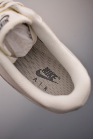 Nike Air Force 1 Low view 9