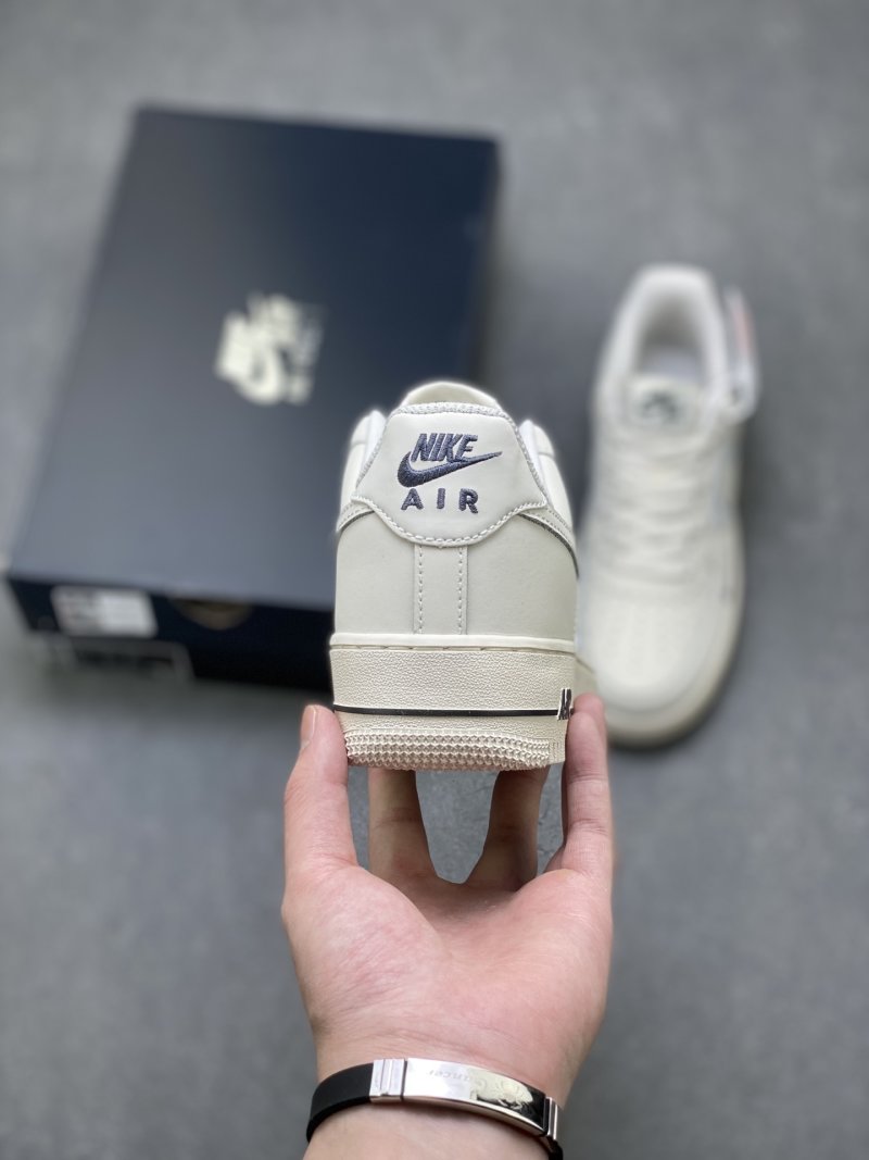 Nike Air Force 1 Low 'Gold' view