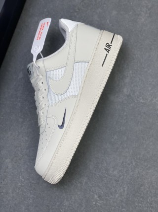 Nike Air Force 1 Low 'Gold' view 7