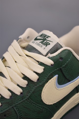Nike Air Force 1 Low view 7