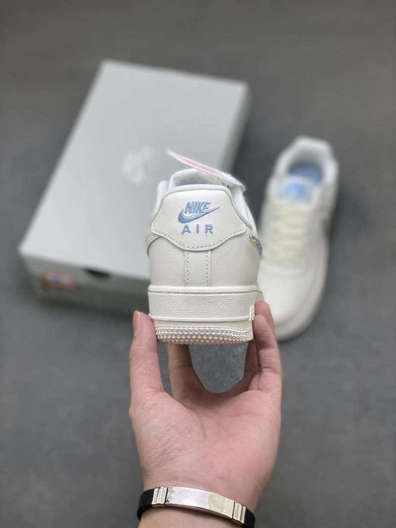 Nike Air Force 1 Low 'Gold' view