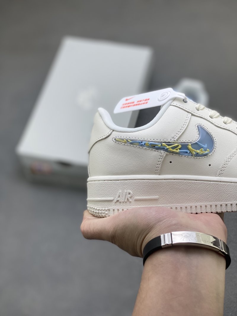 Nike Air Force 1 Low 'Gold' view