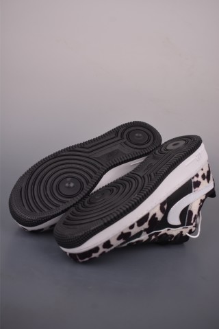 Nike Air Force 1 Low view 3