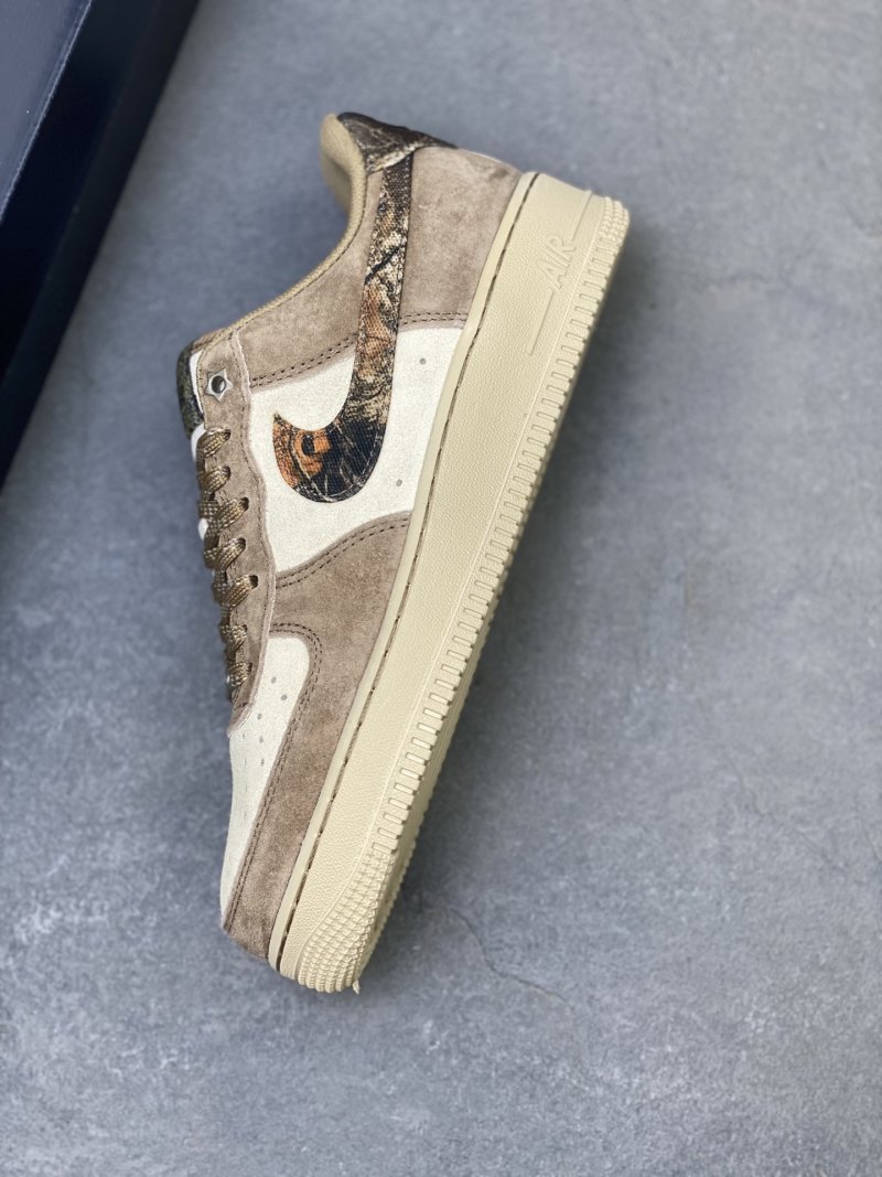 Nike Air Force 1 Low 'Gold' view