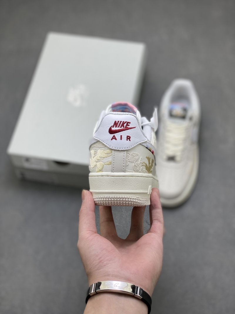 Nike Air Force 1 Low 'Gold' view