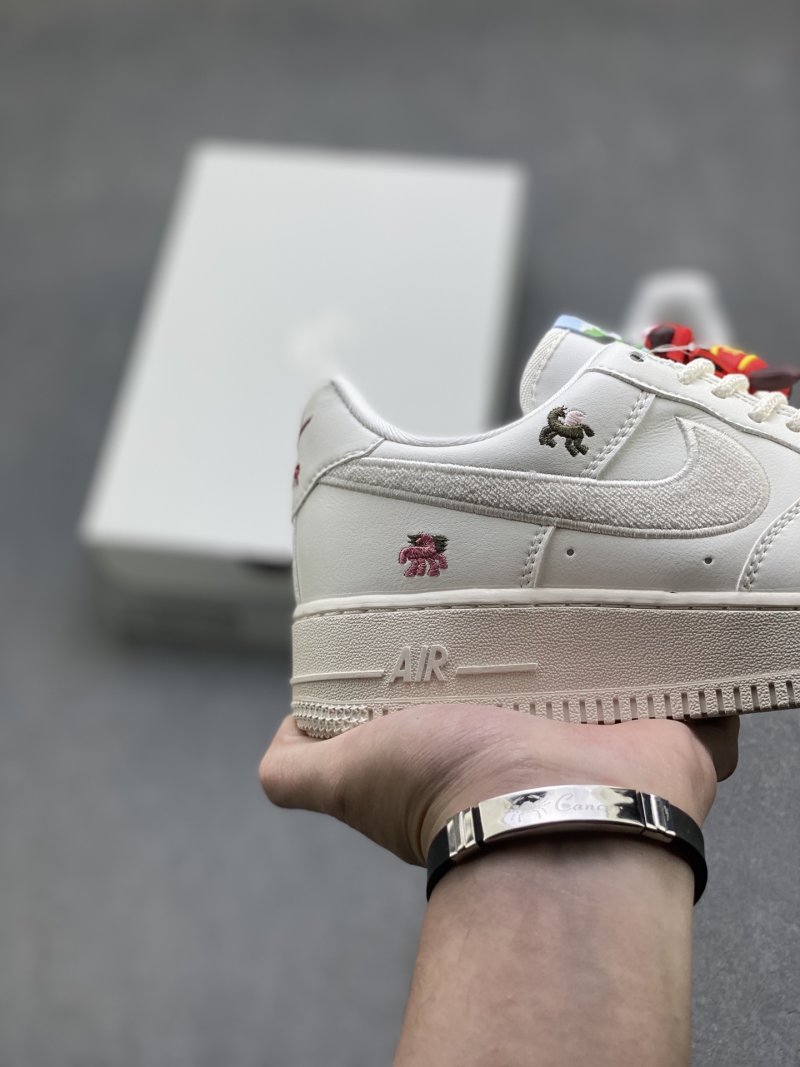Nike Air Force 1 Low 'Gold' view