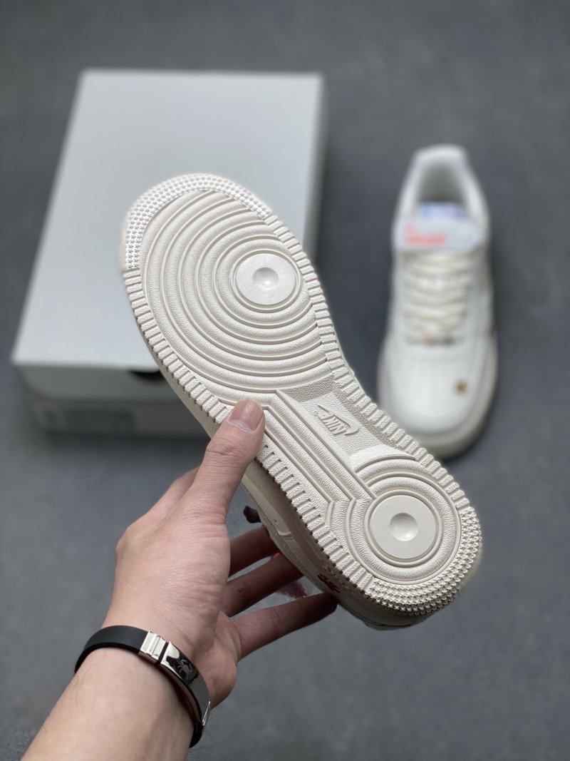 Nike Air Force 1 Low 'Gold' view