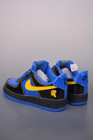 Nike Air Force 1 Low view 2