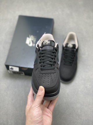 Nike Air Force 1 Low 'Gold' view 2