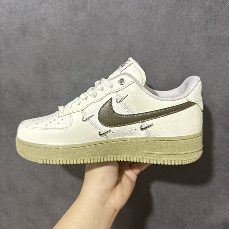 Nike Air Force 1 Low view