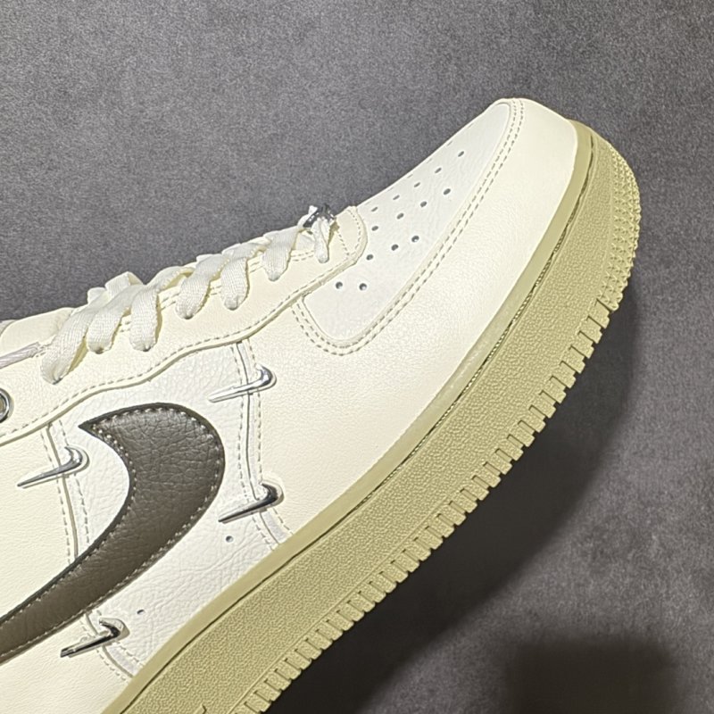 Nike Air Force 1 Low view