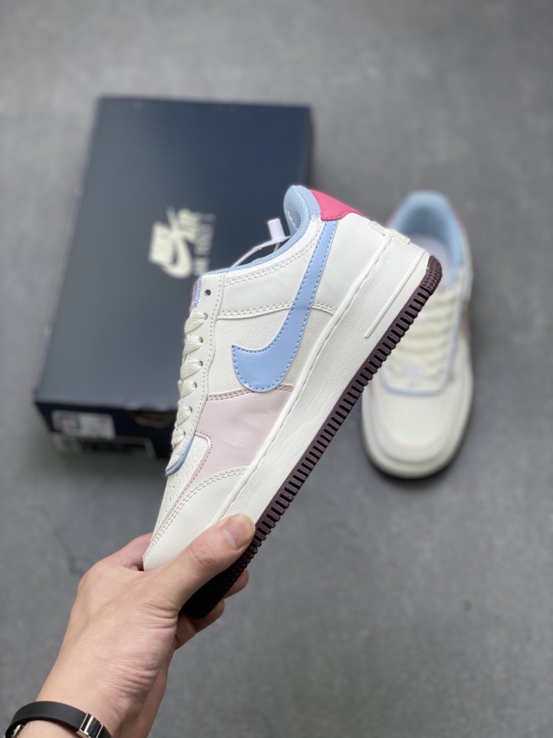 Nike Air Force 1 Low 'Gold' view