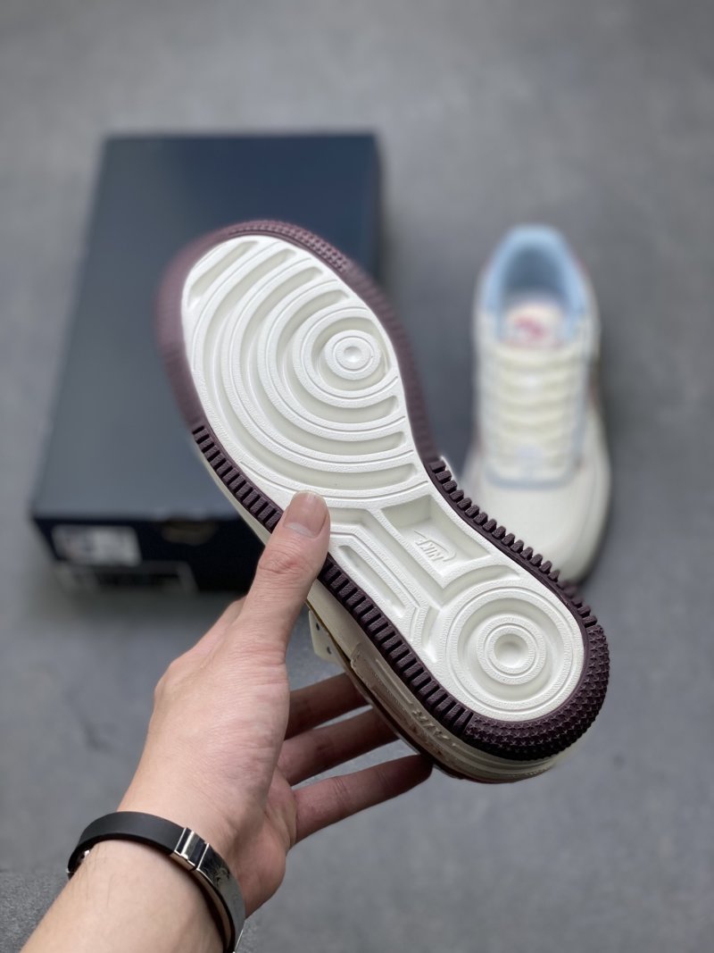 Nike Air Force 1 Low 'Gold' view