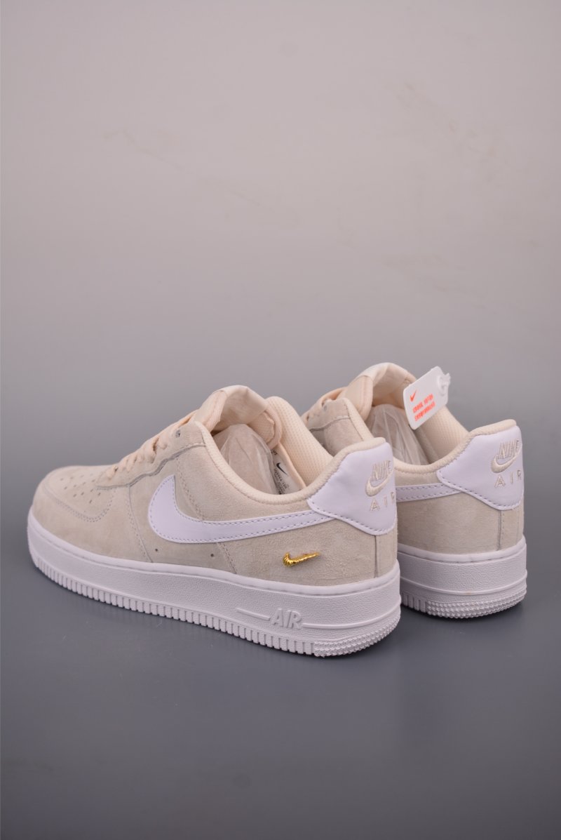 Nike Air Force 1 Low view