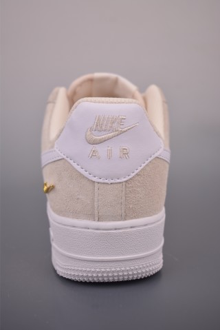 Nike Air Force 1 Low view 4