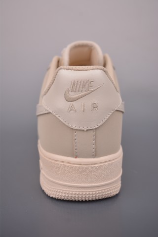 Nike Air Force 1 Low view 4