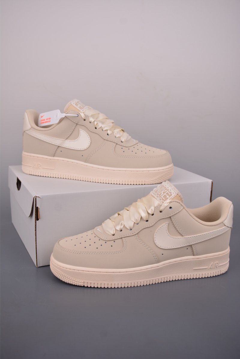 Nike Air Force 1 Low view