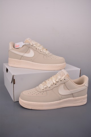 Nike Air Force 1 Low view 5