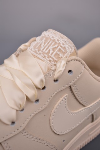 Nike Air Force 1 Low view 7