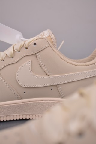 Nike Air Force 1 Low view 8