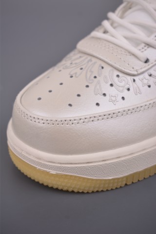 Nike Air Force 1 Low view 6