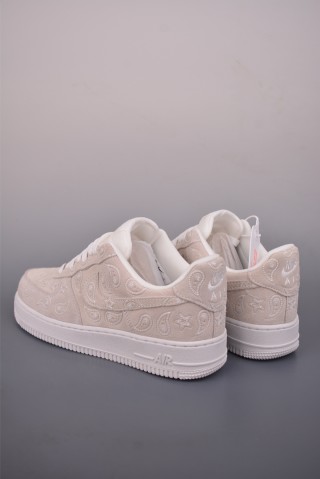 Nike Air Force 1 Low view 2